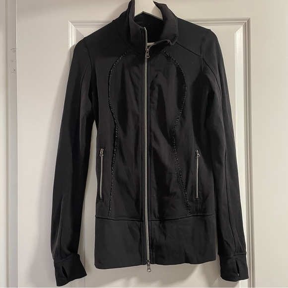 Lululemon Nice Asana Jacket Black Ruffle Logo Full Zip Long Length Size 6 - Picture 2 of 3